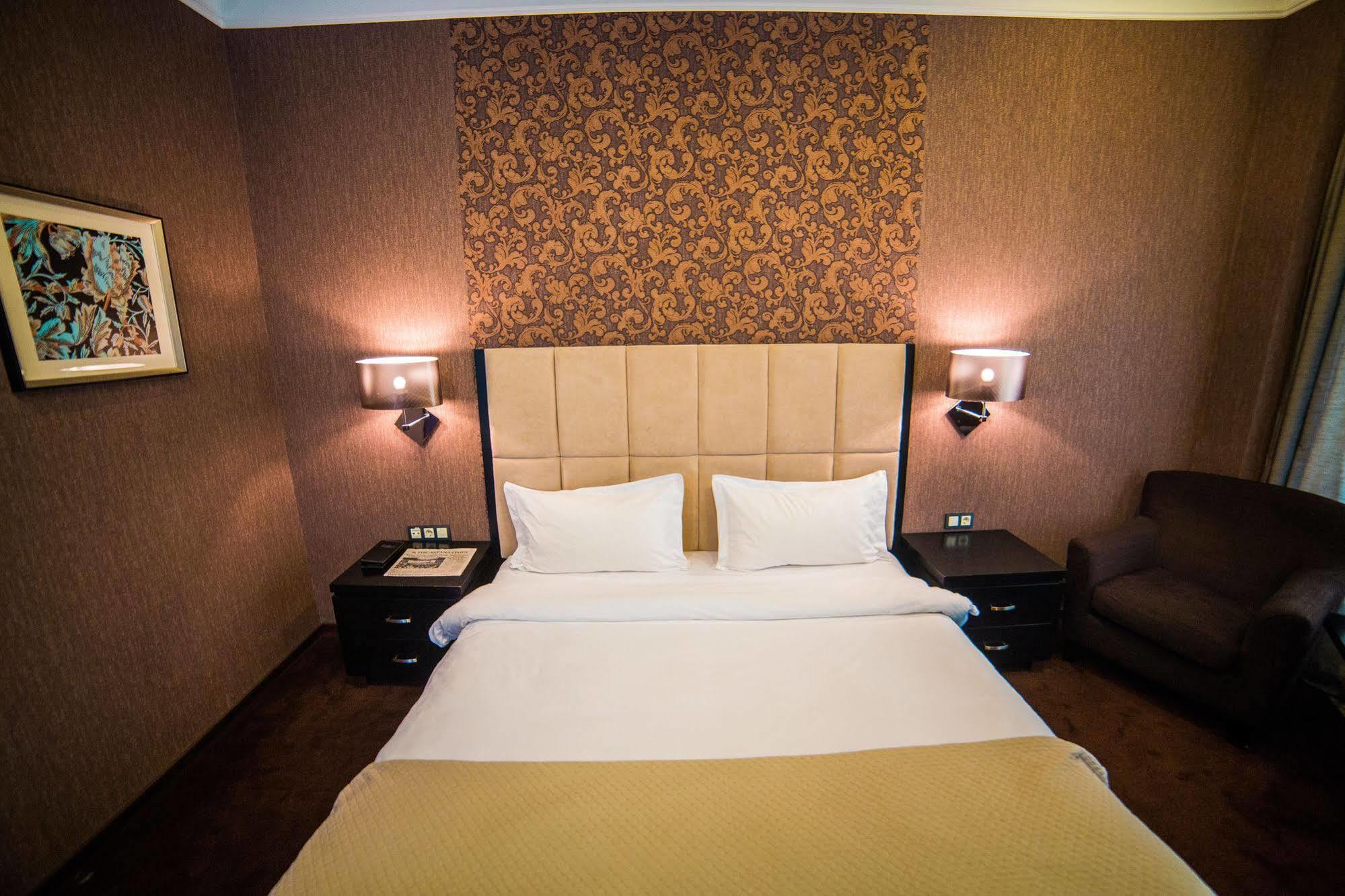 Jelsomino Boutique Hotel Астана Екстериор снимка